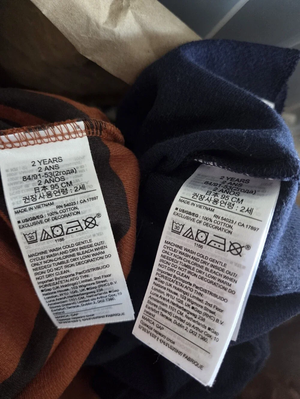 Gap Toddler Textured T-Shirt Long Sleeve Henna Brown & Navy- Set of 2.  2 YRS